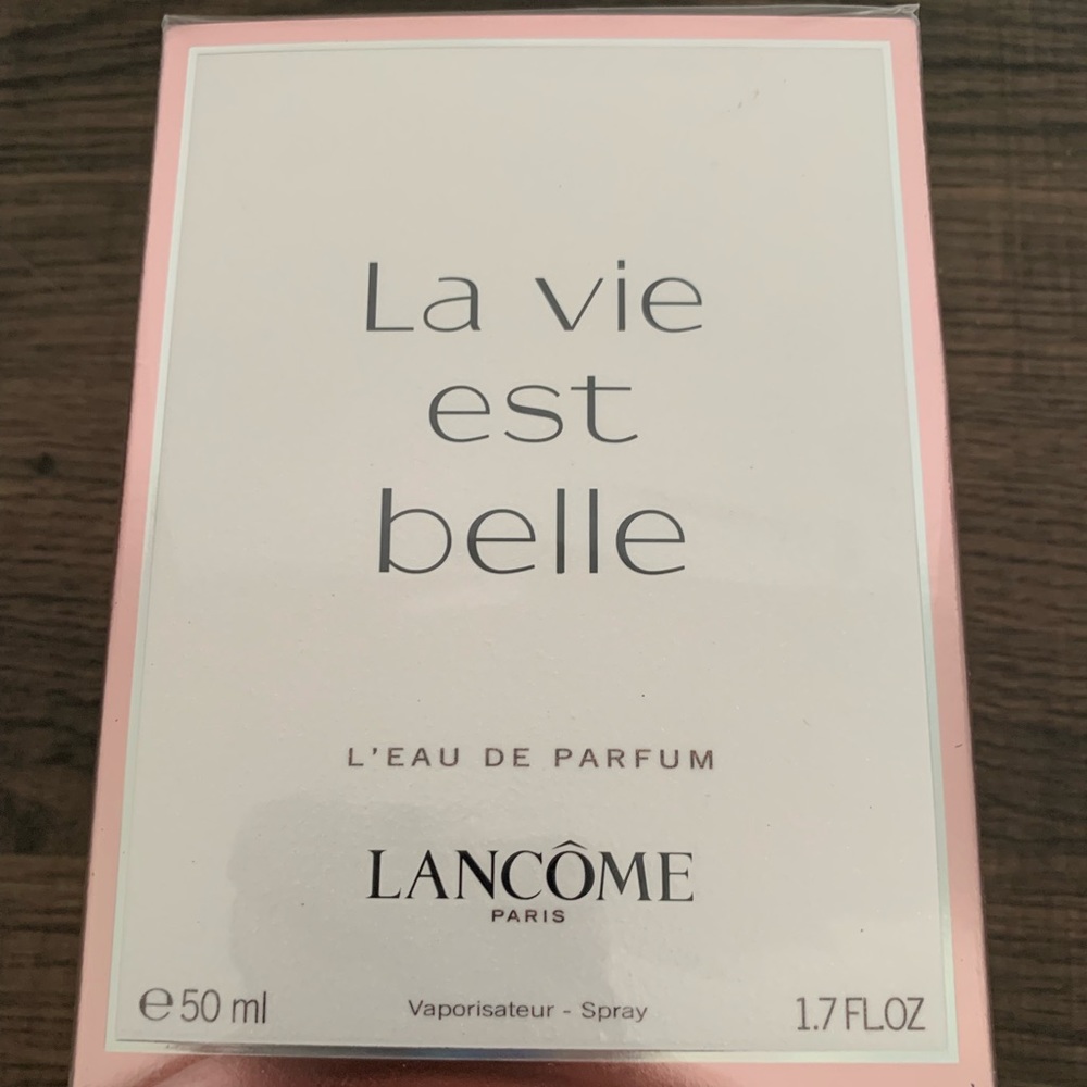Lancôme perfume- Le view est belle